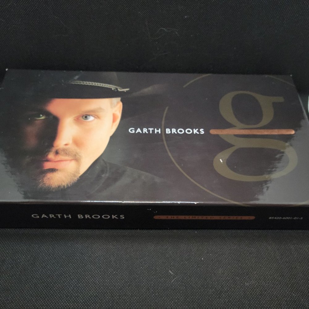 Garth Brooks "The Limited Series" 5 Music CD Set and Includes the All Access DVD